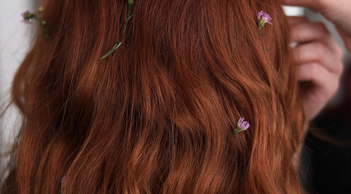 Melena cobriza con flores, coloracion vegetal Gaia